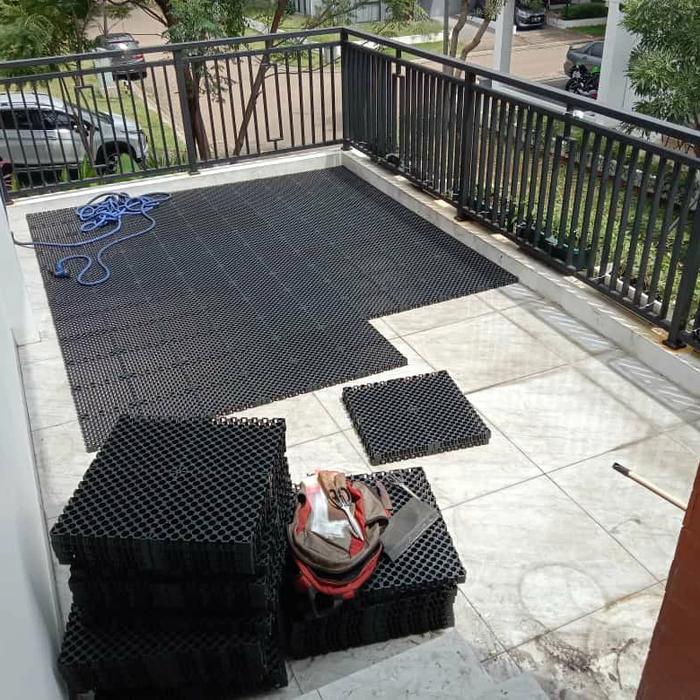 DRAINASE CELL RUMPUT SINTETIS SIZE ALAS RUMPUT SINTETIS