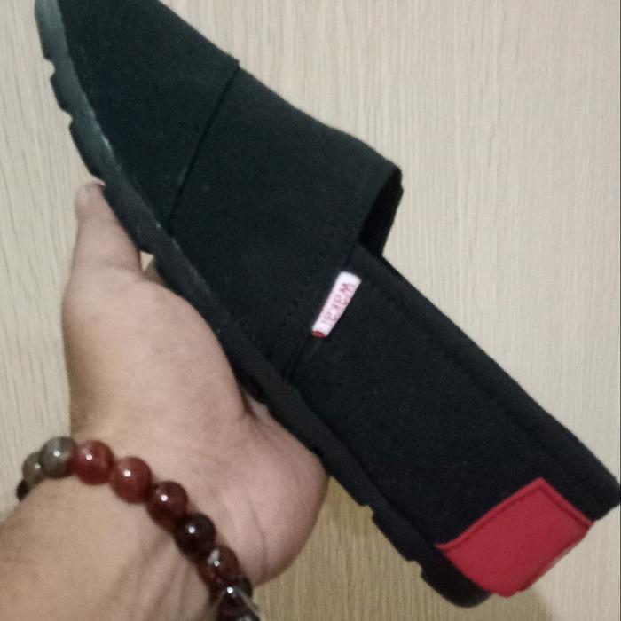 Compass - Sepatu Slipon Hitam Baget Merah Casual Cowo Cewe Ukuran 35-45 - Shoes, Flat Kasual Sneaker