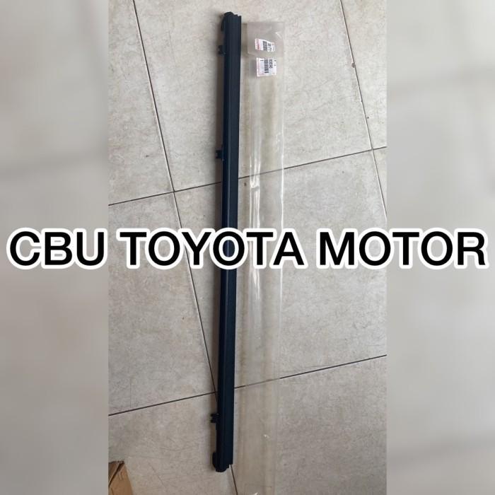 Plipit Pelipit Karet Kaca Weatherstrip Inner Inside Bagian Dalam Toyota Land Cruiser Prado 150