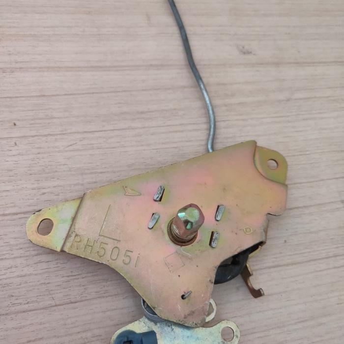 DOORLOCK KIRI BUKA PINTU SLIDING TENGAH ORIGJNAL DAIHATSU ZEBRA ESPASS OK.
