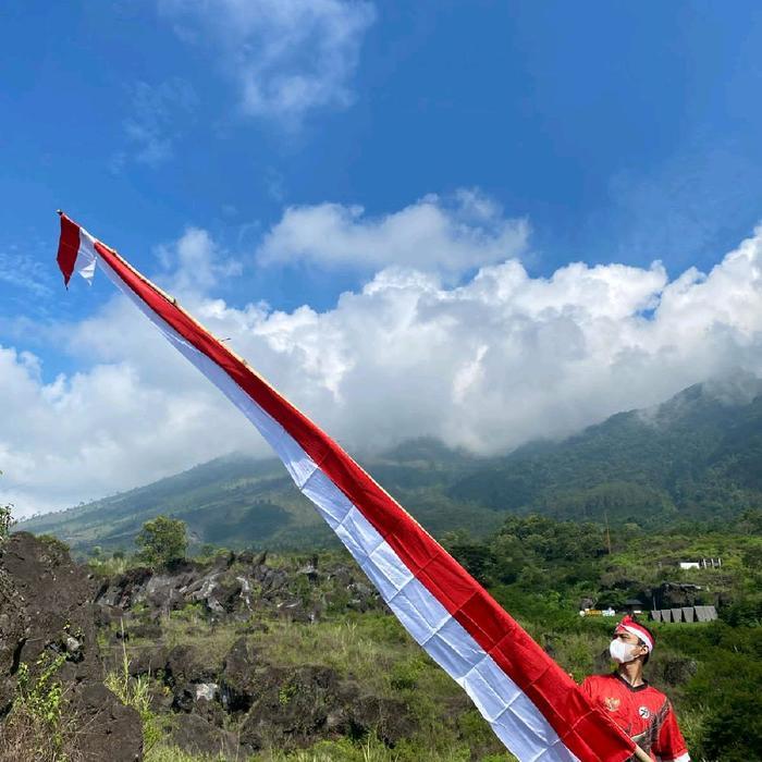 Bendera Umbul Umbul Layur 20 Pcs (1 Kodi) Panjang 4 Meter Umbul Umbul Merah Putih Terlaris