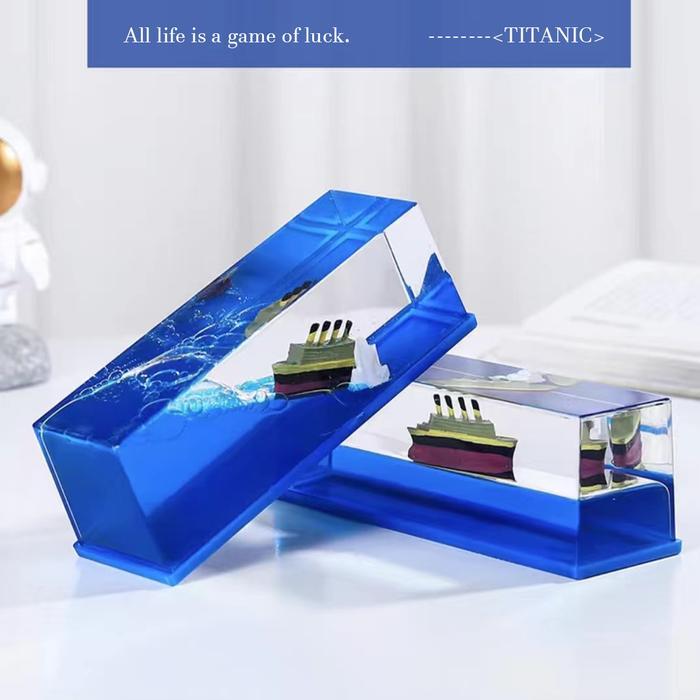 Kapal Hiasan Titanic Dekorasi Meja Kapal One Piece Pajangan Kapal Pesiar Ornamen Mengambang