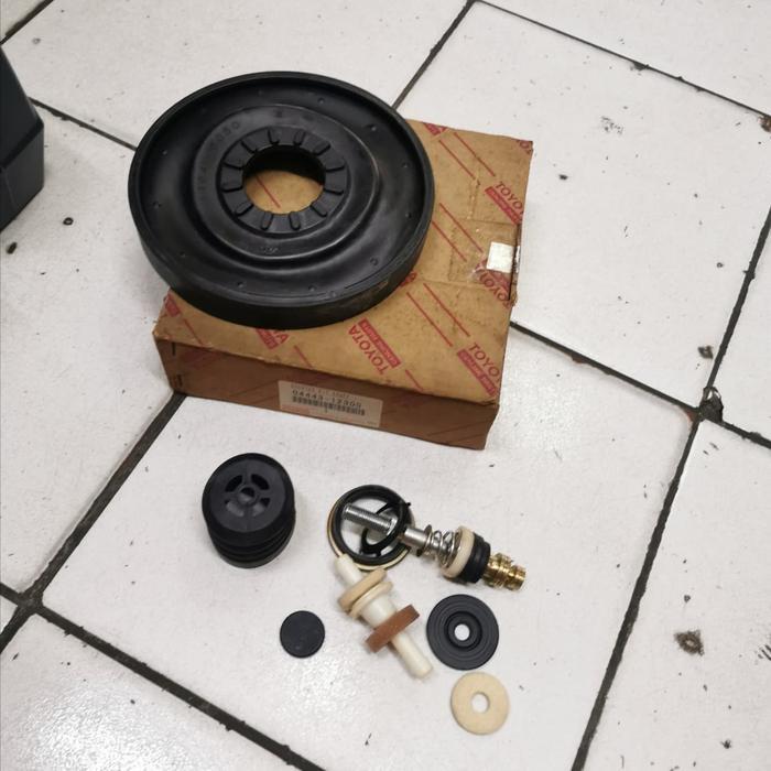 BOOSTER KIT COROLLA GL AE80 EE80 ORIGINAL TOYOTA OK.