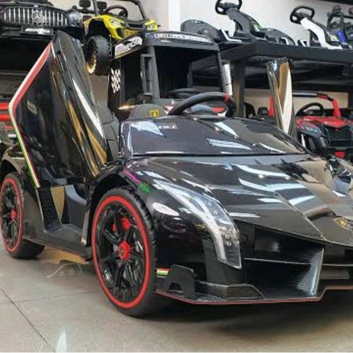 mobil aki Lamborghini veneno painting