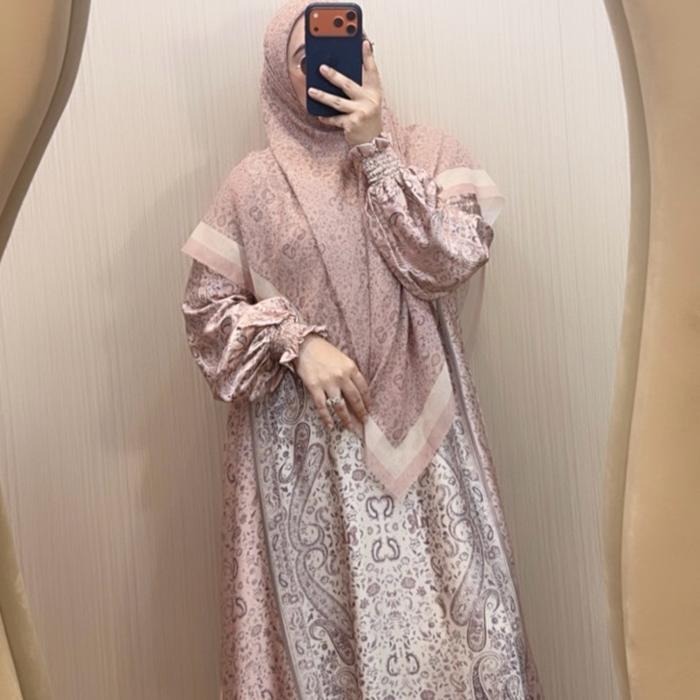 [Pre-Order] Nk 68 - Gamis Set Printing Nk Muslimah motif Kashmir ivory kombinasi soft pink