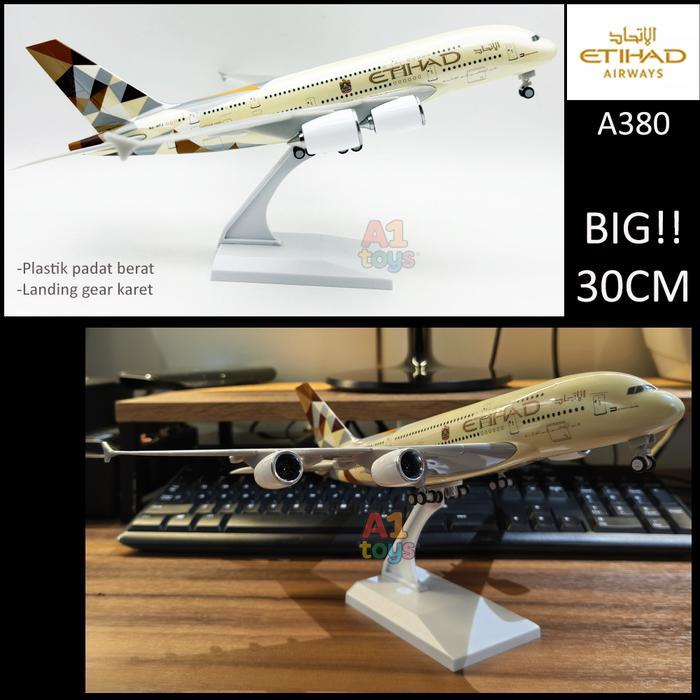 Pajangan Pesawat Terbang Airbus A380 Boeing B777 Singapore Airline Emirates Qatar Airlines Korea Air