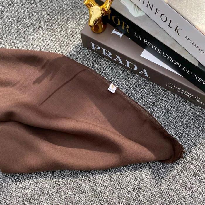 PROMO Akbar Hijab Hijab Segi Empat Paris Varisha By Akbar Hijab Dengan Pilihan Warna Mocea Sedang