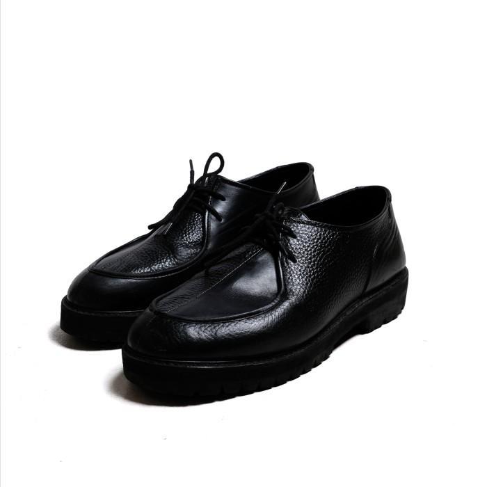Jovem Derby Memo Sepatu Derby Kulit Kombinasi Tekstur dengan Sol Karet Commando Warna Hitam - Ukuran