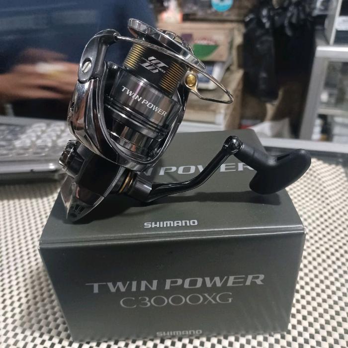 Reel Shimano TWIN POWER C3000XG 2024