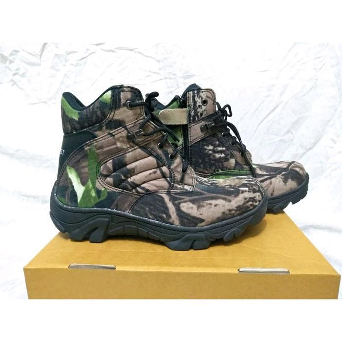 SEPATU DELTA LORENG Hitam Shoes