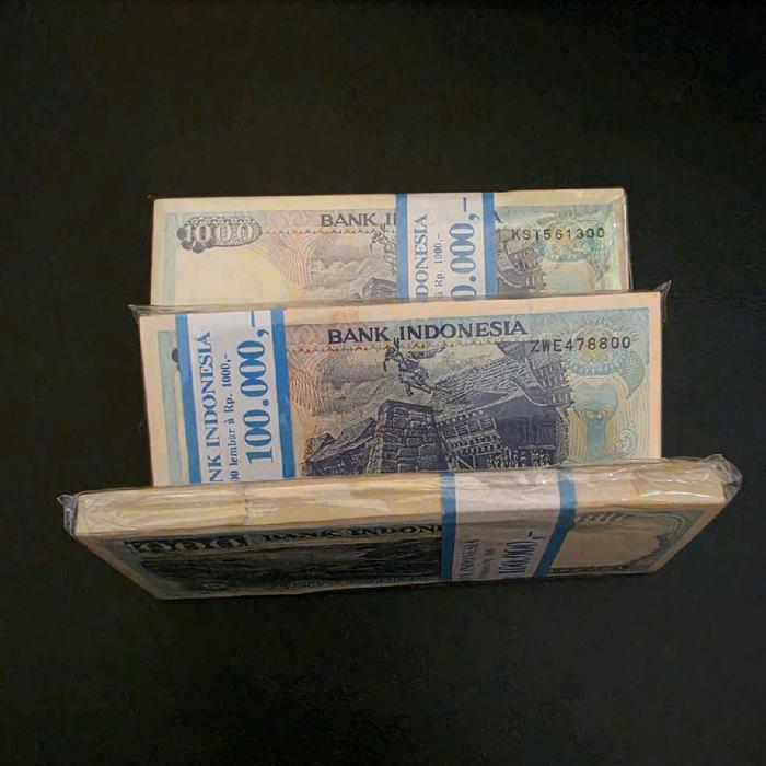 Promo 1 Gepok (Isi 100 Lembar) Uang Kuno Rp. 1000 Th 1992 Lompat Batu Masih Baru Terlaris