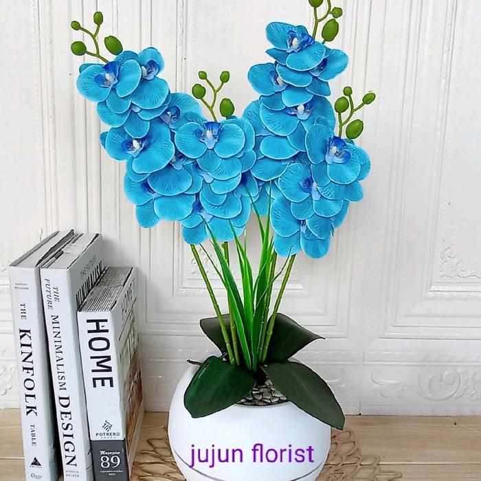 Bunga Anggrek Latex 4 Cabang dengan Vas Bulat Plastik Warna Biru