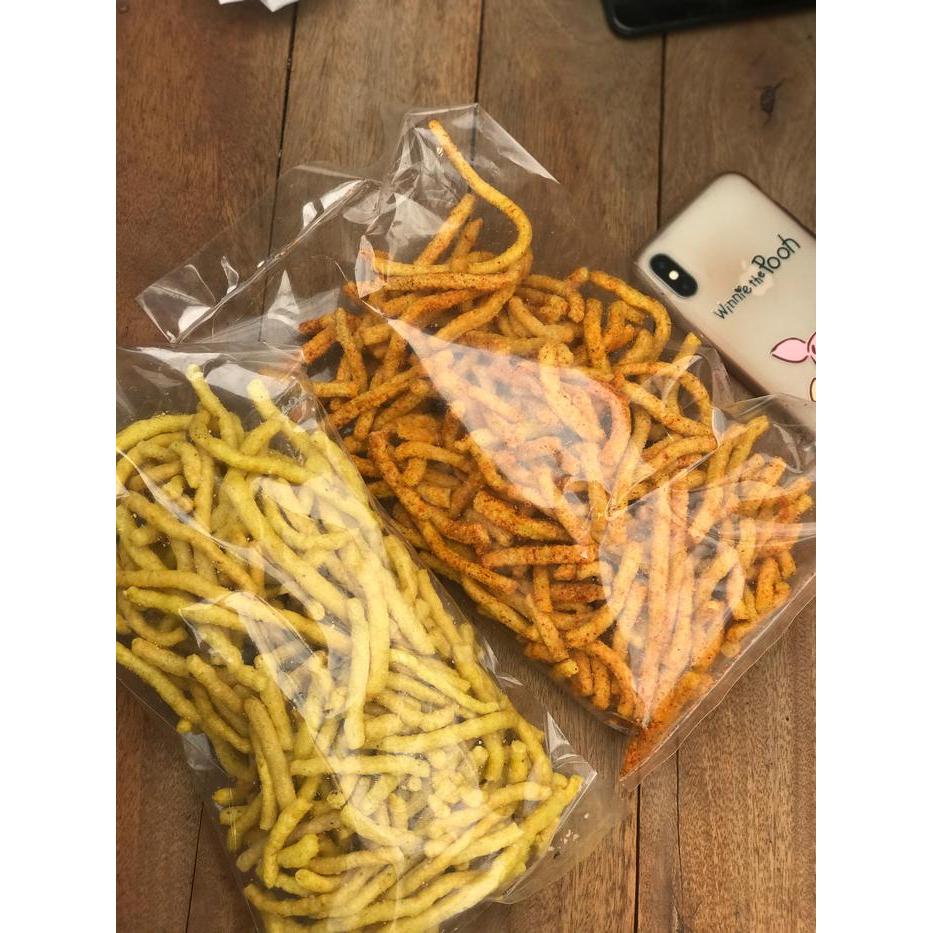 Krumi Kerupuk Mie 250 Gram Krupuk Viral Kuning Gulung Pedas Cikruh Matang Pedas Anclom Renyah Gurih