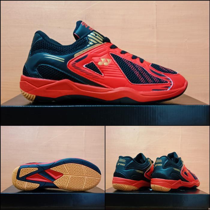 sepatu badminton yonex.sepatu tenis.sepatu olahraga.sepatu bulutangkis