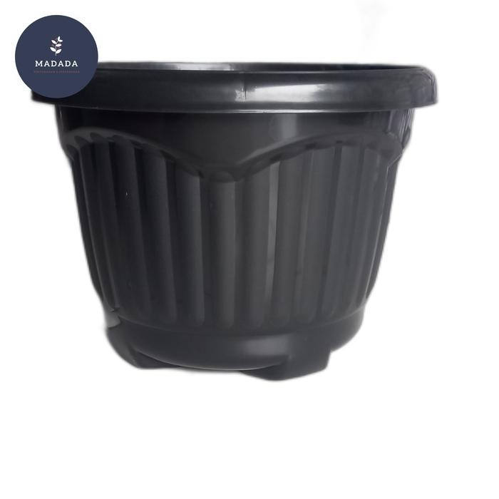 Pot Bunga Plastik Motif Belimbing Diameter 34 cm, Tinggi 25 cm, Warna Hitam, Tahan Cuaca