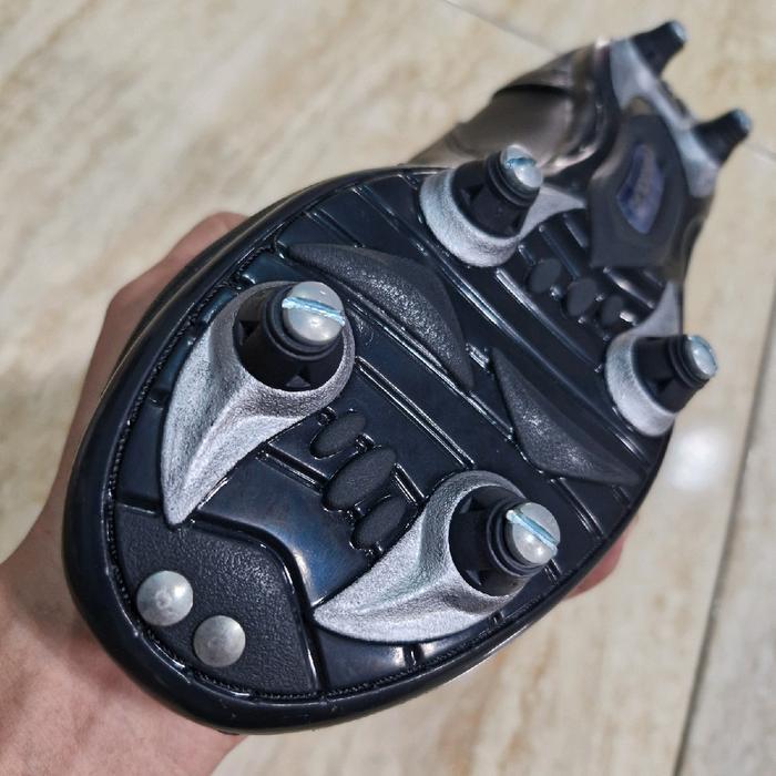 Sepatu Sepakbola Ddr sol besi. sepatu bola bahan KULIT