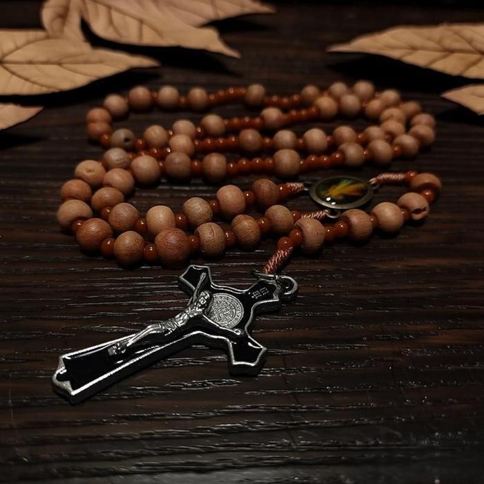 Kalung Rosario Katolik 77 Bapa Kami Kayu Cendana Wangi 8 mm Salib Souvenir Rohani Pria Wanita
