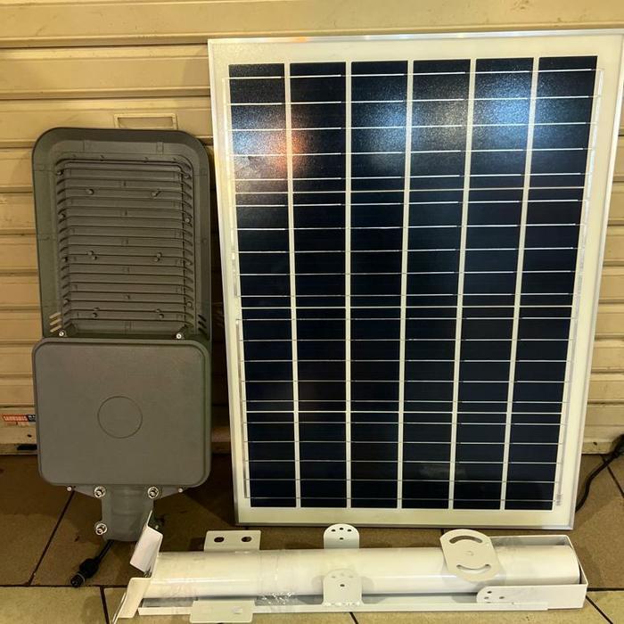 Lampu Jalan Pju Solar Cell 1000 Watt 1000W Lampu Jalan Solar 1000 2In1