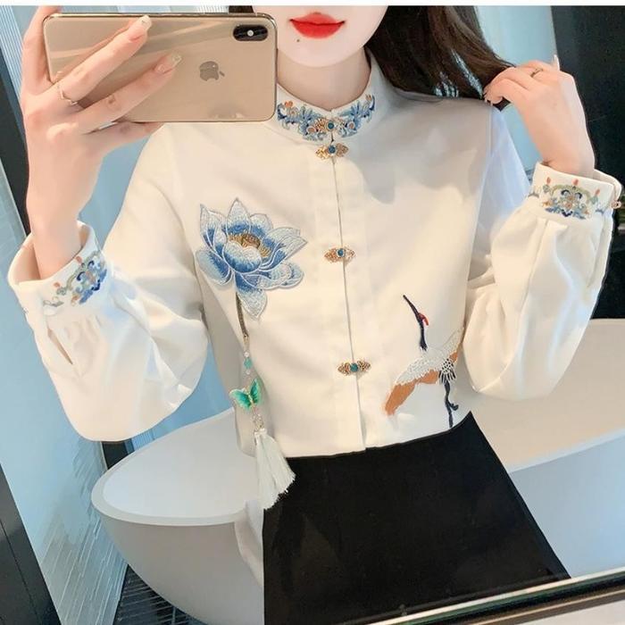 Lengan Panjang Cheongsam Kemeja Cheongsam Wanita Lengan Panjang Bordir Merah Putih dengan Hiasan Rum