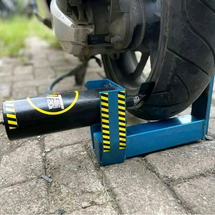 Alat Pres Ban Motor Tubles dan Non Tubles Pres ban Angin