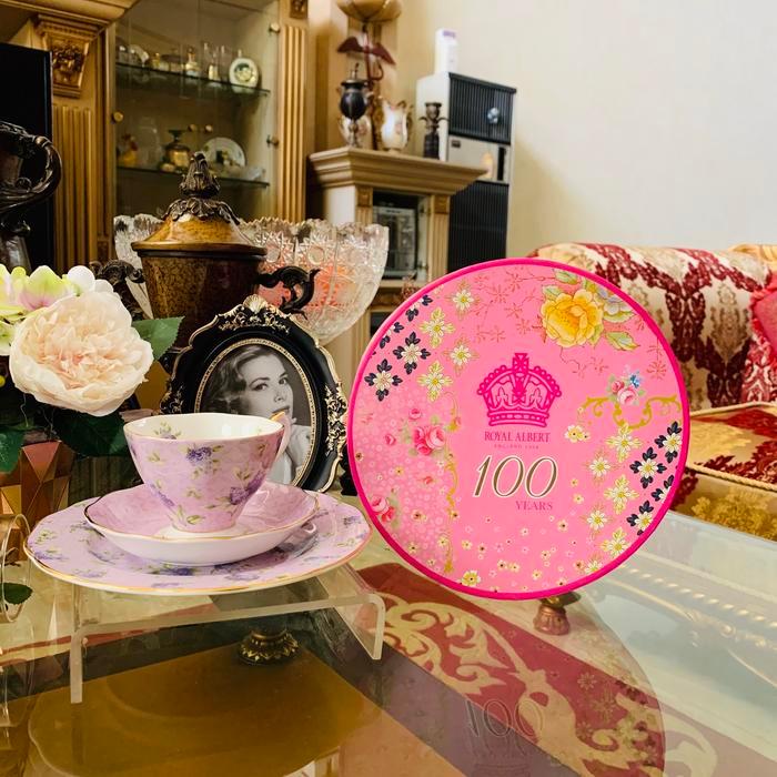 Tea Cup Dan Piring Kue / Royal Albert / 1990 / Mewah /