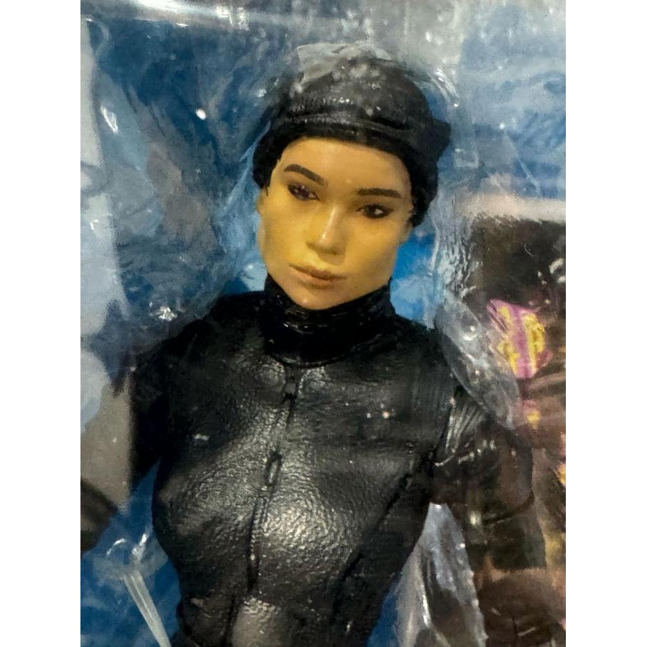 HOT SALE MCFARLANE DC MULTIVERSE THE BATMAN CATWOMAN SELINA KYLE UNMASKED (THE BATMAN) - READY