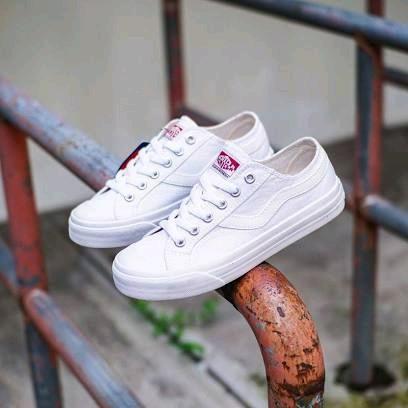 Promo Sepatu Putih Cowok Sepatu Sneakers Pria Wanita Sepatu Vantela Sepatu Vantella Casual Terlaris