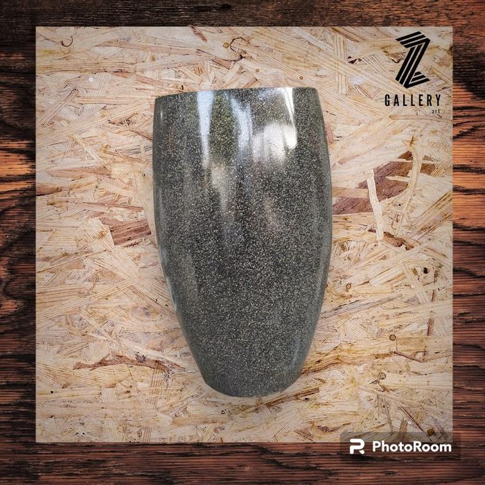 Pot Teraso Guci Hitam