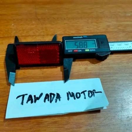 MATA KUCING SPAKBOR BELAKANG HONDA VARIO 125 OLD BOHLAM OK.