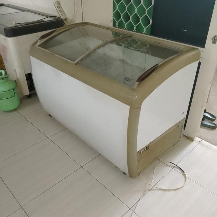 freezer sliding 260 liter gea Semarang gosend