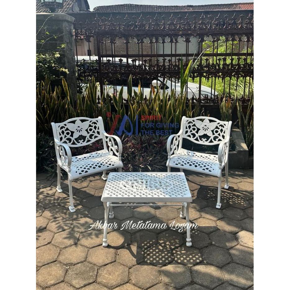 Kursi Taman Besi Antik-Satu Set