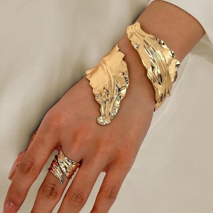 [Letyne] Set Cincin dan Gelang Logam Melembut Khas dengan Elemen Lipatan Tren A336