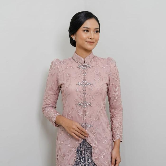 Kebaya Rengganis / Stelan Kebaya Shanghai Tile Payet/ Kebaya Eksklusif /Kebaya Mewah Wisuda