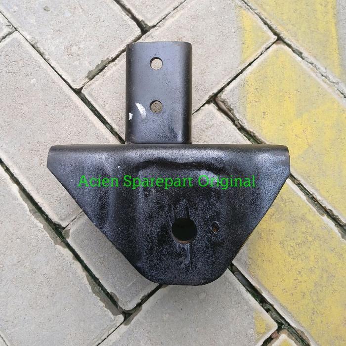 HANGER BRACKET PER DEPAN BAGIAN DEPAN KIRI DYNA DUTRO HT125 HT130 HT 130 OK.