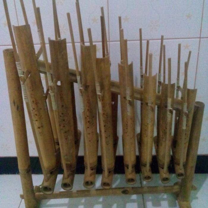 Mainan edukasi anak-alat musik angklung