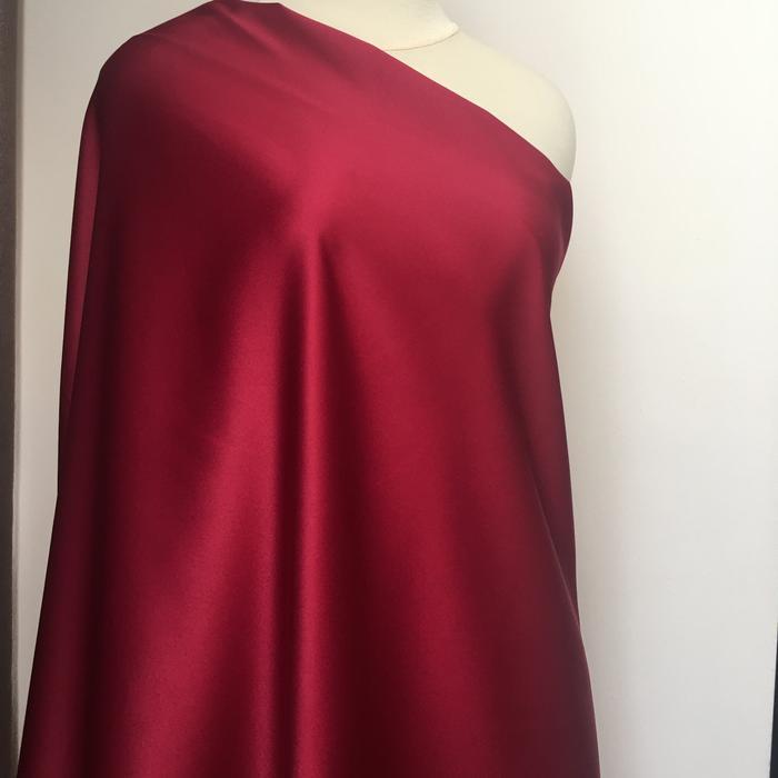 Kain Satin Velvet Premium Roberto Warna Merah Maroon Bahan Furing Dres