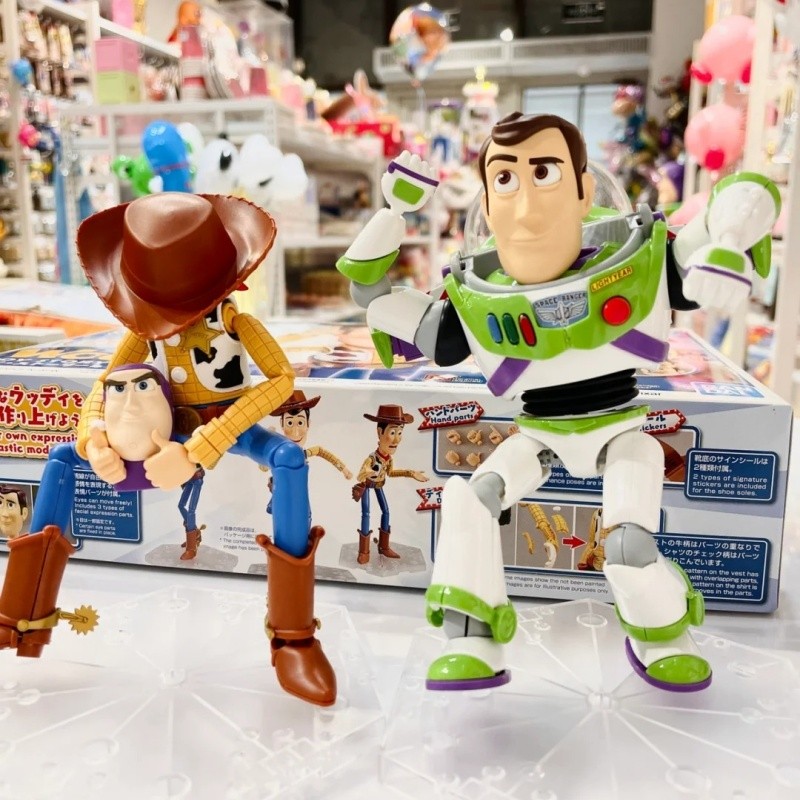 Bandai Genuine Toy Story 4 Model Kit Buzz Lightyear Woody Action Figure Joints Movable Assembly