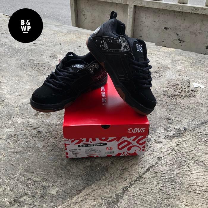 Dvs " comanche " black white gum flower skate shoes / fat shoes, sepatu gemuk