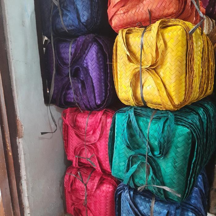 Besek Warna Jinjing/Besek Bambu Jinjing/Besek Cangking 25Cm Terjamin
