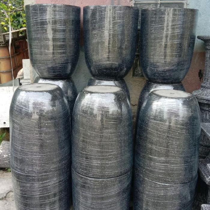 pot teraso hitam tinggi 55 diameter 40