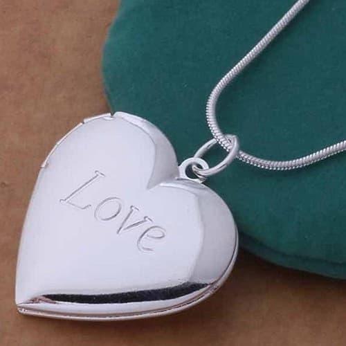 Kalung Film Love Bisa Dibuka Kalung Taruh Foto Pasangan Keluarga Temen Tbk