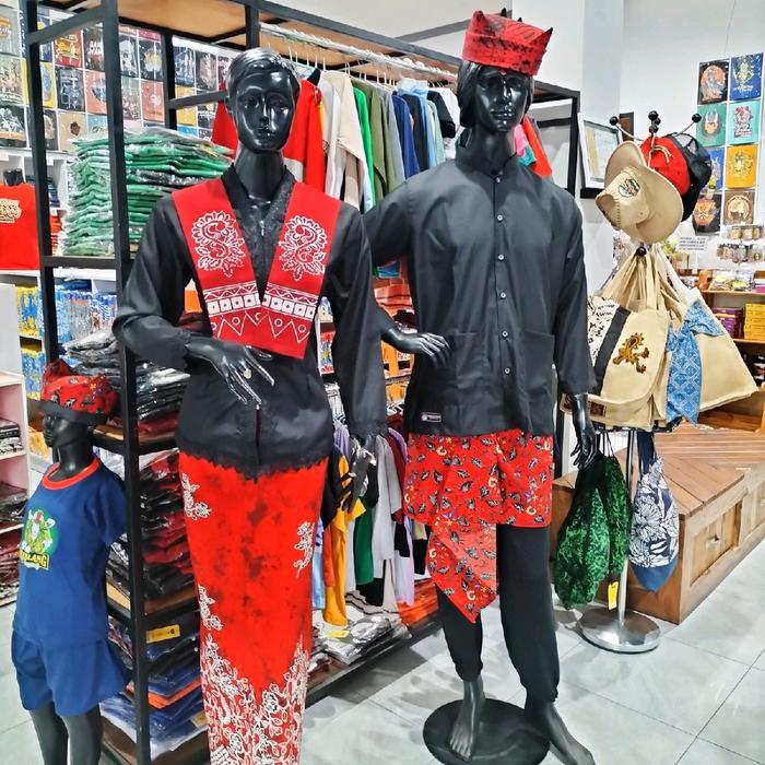 SIAPKIRIM [RU] BAJU ALAKI-LAKI DAN PEREMPUAN KHAS BANYUWANGI REPUBLIK USING READY STOCK