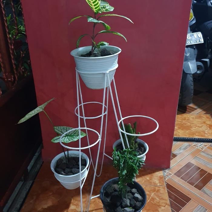 Merayakansenja Rak Susun 7 Rak Bunga Besi Standing Pot Rak Serbaguna Rak Tanaman Hias Hitam Putih