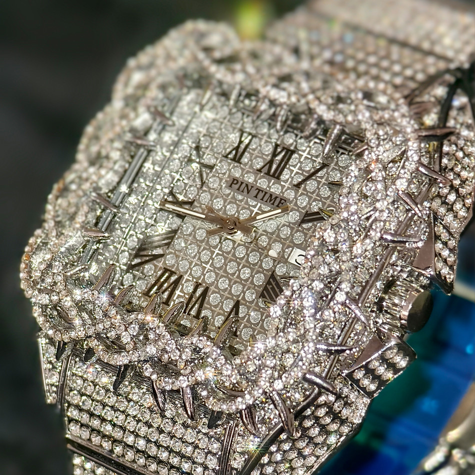 Shine Luxury Hip-Hop Diamond Watch with Emeralds for Men Replica Czech Stone Inlaid Waterproof Gold