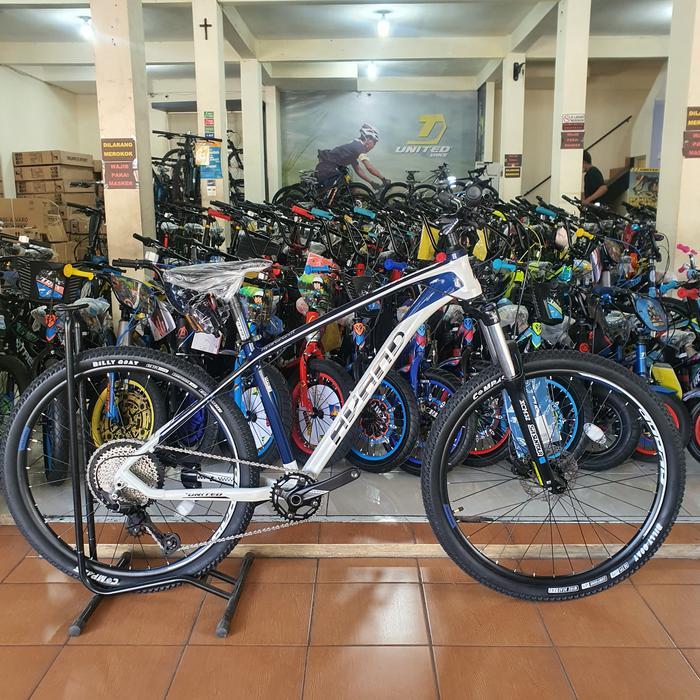 Avand Bronx by United bike
