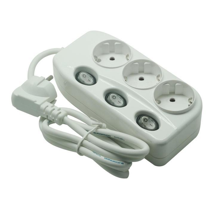 STOP KONTAK LOYAL + KABEL 1.5 METER + SAKLAR INDIVIDUAL 3 LUBANG LY-253