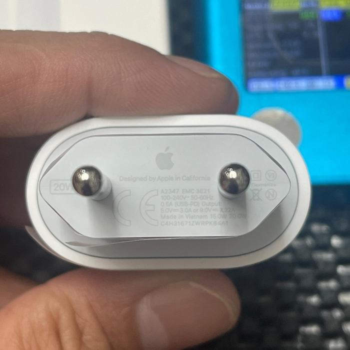 Apple Adaptor Charger 20W Usb C For Iphone 15 Pro Max Original Tam Terbaru !!!