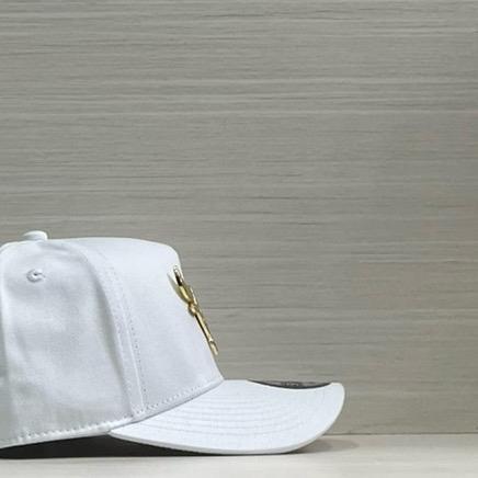 Baseball Banteng Putih Topi baseball motif banteng putih besi gol mas bahan berkualitas ukuran adjus
