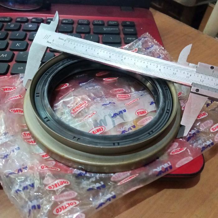 Oil Seal Rosa Belakang Dyna Double 90311-82001 Berkualitas