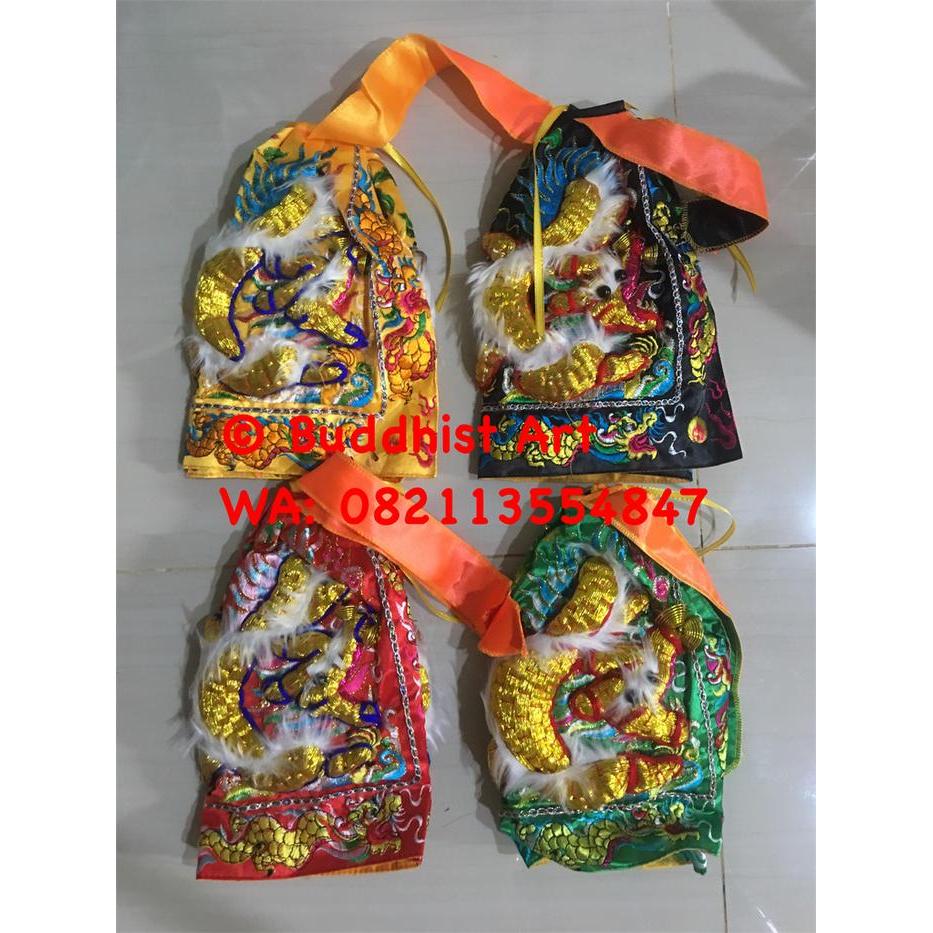 Jubah pria motif naga timbul bahan halus ukuran 16 inci - Hitam